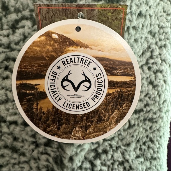 Real Tree by Colliseum Faux Sherpa Vest Size XL Pale Green with Camo trim - Picture 11 of 13